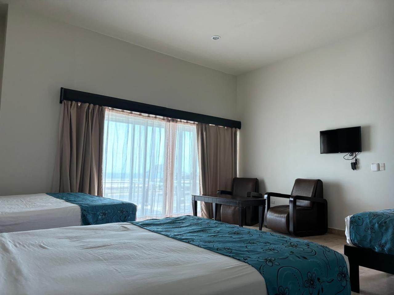 Coral Island Beach View Hotel マサトラン エクステリア 写真