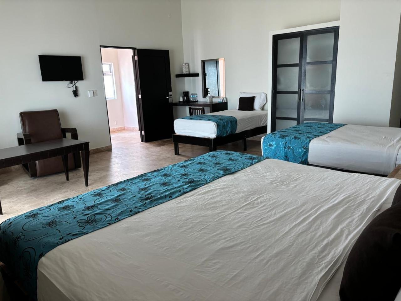 Coral Island Beach View Hotel マサトラン エクステリア 写真