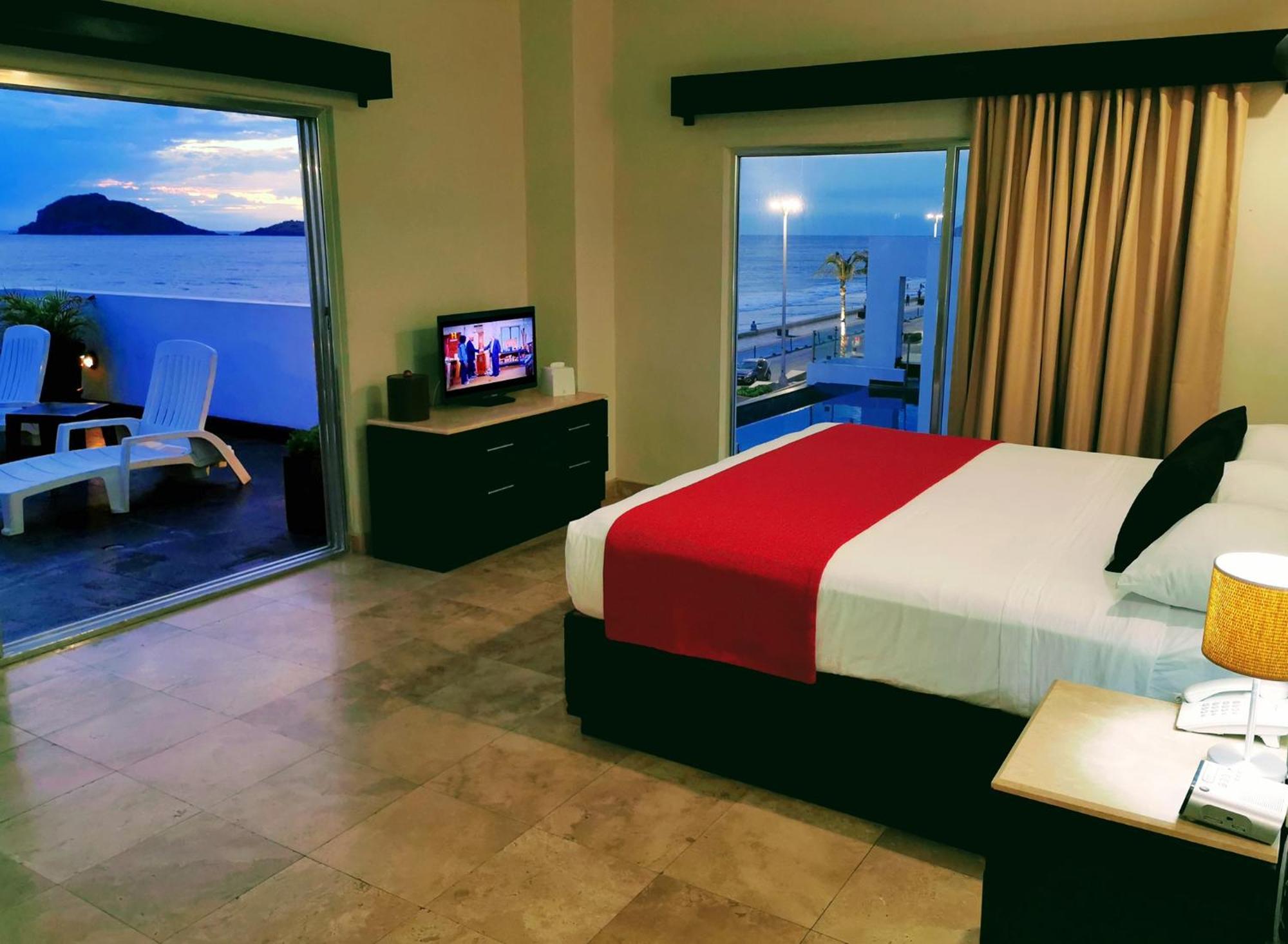 Coral Island Beach View Hotel マサトラン エクステリア 写真