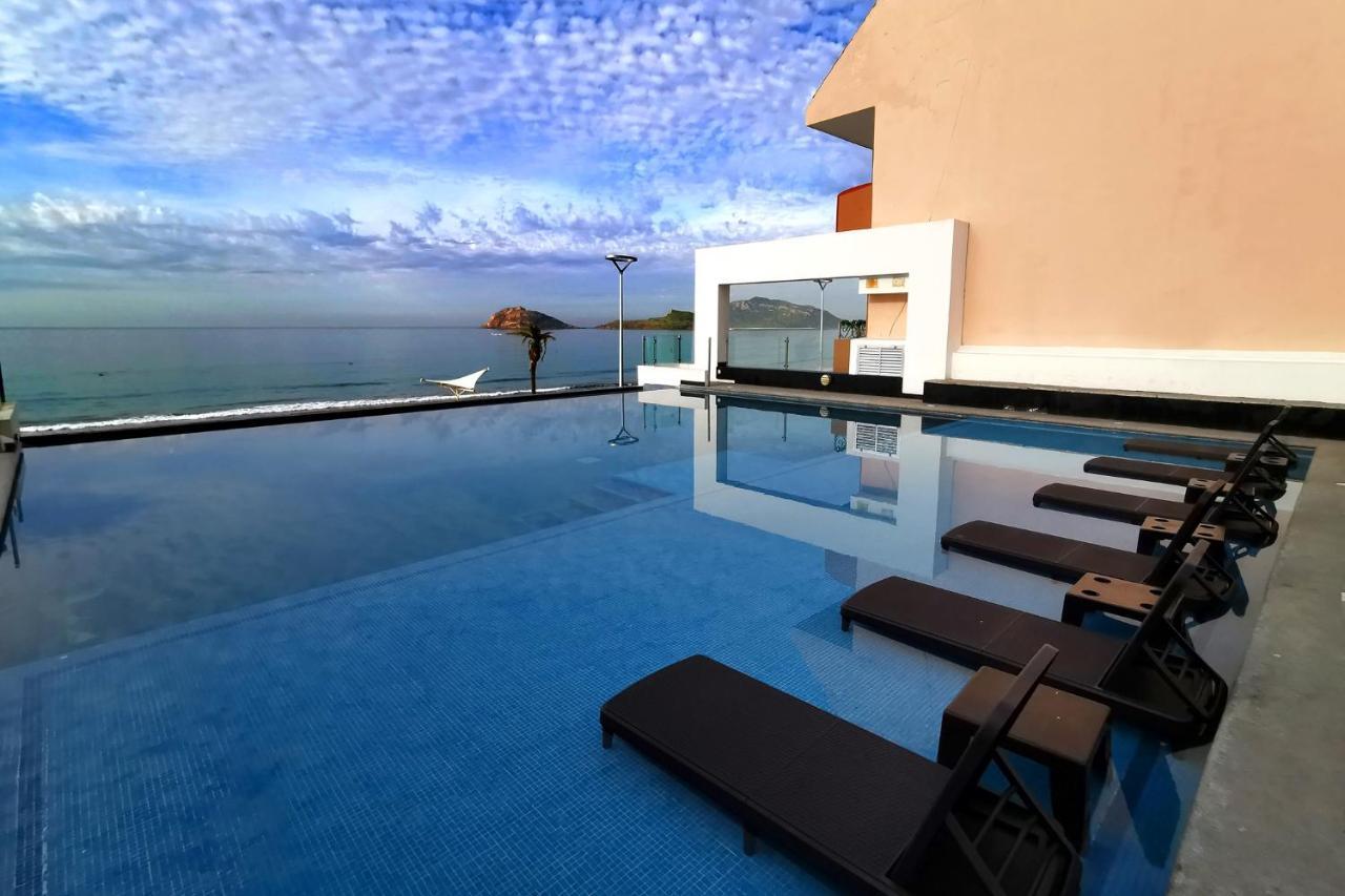 Coral Island Beach View Hotel マサトラン エクステリア 写真